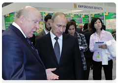 Prime Minister Vladimir Putin at an exhibition of priority projects for the Volga Federal District