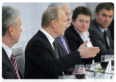 Председатель Правительства Российской Федерации В.В.Путин продолжил встречу с руководителями регионов Приволжского федерального округа – членами партии «Единая Россия» в формате рабочего обеда
