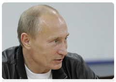Председатель Правительства Российской Федерации В.В.Путин встретился с участниками ралли «Шелковый путь – серия Дакар»