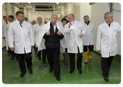 Prime Minister Vladimir Putin at the new factory Concord, which supplies pre-prepared meals to schools