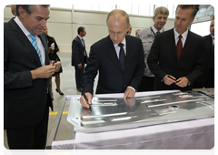 Председатель Правительства Российской Федерации В.В.Путин посетил новый завод автокомплектующих австро-канадской компании «Магна» в Санкт-Петербурге