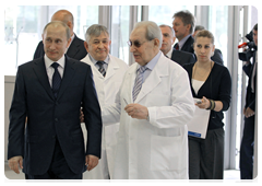 Prime Minister Putin visiting the Russian Research Centre for Radiology and Surgical Technologies under the Federal Agency for High-Tech Medical Treatment in  St Petersburg