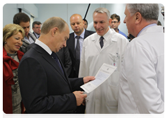 Председатель Правительства Российской Федерации В.В.Путин посетил федеральный центр сердца, крови и эндокринологии имени Алмазова в Санкт-Петербурге, а также созданный на его базе перинатальный центр