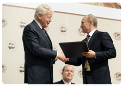 Председатель Правительства Российской Федерации В.В.Путин и Президент Исландии О.Р.Гримссон на международном форуме «Арктика – территория диалога»
