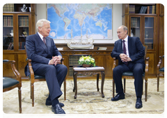 Prime Minister Vladimir Putin meeting with President of Iceland Olafur Ragnar Grimsson