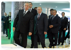 Prime Minister Vladimir Putin at Lesdrevmash-2010 international exhibition