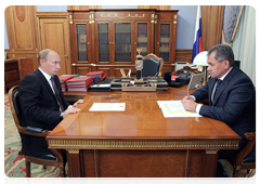 Председатель Правительства Российской Федерации В.В.Путин провел рабочую встречу с Министром Российской Федерации по делам гражданской обороны, чрезвычайным ситуациям и ликвидации последствий стихийных бедствий С.К.Шойгу