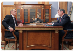 Prime Minister Vladimir Putin meeting with Kaluga Region Governor Anatoly Artamonov