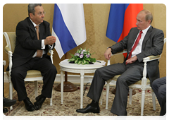 Председатель Правительства Российской Федерации В.В.Путин встретился с министром обороны Израиля Э.Бараком