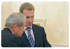 First Deputy Prime Minister Igor Shuvalov and Minister of Regional Development Viktor Basargin at the meeting of the Government Presidium