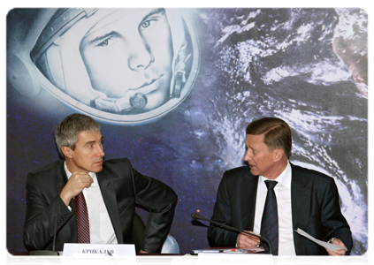 Deputy Prime Minister of the Russian Federation Sergei Ivanov and Director of the Yuri Gagarin State Scientific Research and Testing Cosmonaut Training Centre Sergei Krikalyov
