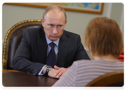 Председатель Правительства Российской Федерации В.В.Путин провёл рабочую встречу с губернатором Ханты-Мансийского АО Н.В.Комаровой