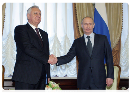 Prime Minister Vladimir Putin at a meeting with Prime Minister of Belarus Mikhail Myasnikovich