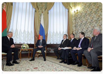 Председатель Правительства Российской Федерации В.В.Путин встретился с Премьер-министром Белоруссии М.В.Мясниковичем