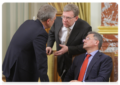Minister of Industry and Trade Viktor Khristenko, Deputy Prime Minister and Finance Minister Alexei Kudrin and Minister of Civil Defence, Emergencies and Disaster Relief Sergei Shoigu at a meeting of the Government of the Russian Federation