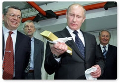Председатель Правительства Российской Федерации В.В.Путин посетил Центральное хранилище Банка России, где находится две трети золотовалютных резервов страны