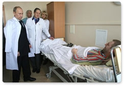 Председатель Правительства Российской Федерации В.В.Путин посетил Институт хирургии имени А.В.Вишневского, куда были доставлены пострадавшие в результате теракта в московском аэропорту Домодедово