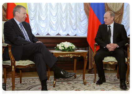 Prime Minister Vladimir Putin at a meeting with Belgian Prime Minister Yves Leterme