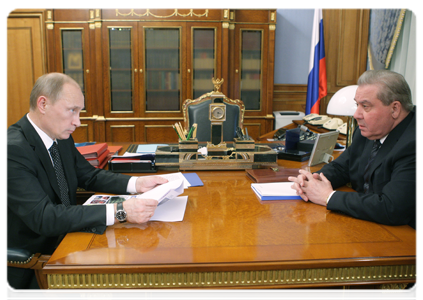 Prime Minister Vladimir Putin meeting with Omsk Region Governor Leonid Polezhayev