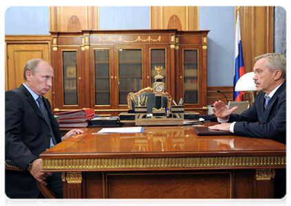 Председатель Правительства Российской Федерации В.В.Путин провёл рабочую встречу с губернатором Белгородской области Е.С.Савченко