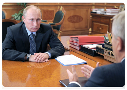 Prime Minister Vladimir Putin meets with Yevgeny Savchenko, Belgorod Region Governor