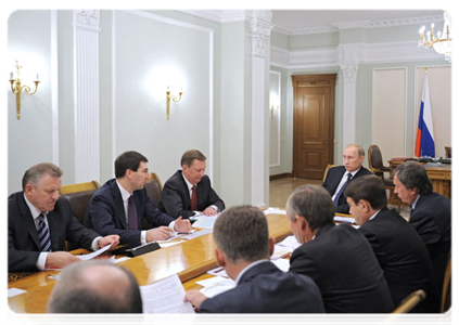 Prime Minister Vladimir Putin at a meeting on equipping the Chita-Khabarovsk highway