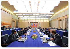 Председатель Правительства Российской Федерации В.В.Путин и Премьер Государственного совета КНР Вэнь Цзябао провели 16-ю регулярную встречу глав правительств двух стран