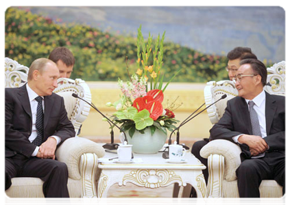 Prime Minister Vladimir Putin meets with Standing Committee Chairman of China’s National People’s Congress Wu Bangguo