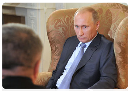 Prime Minister Vladimir Putin meets with filmmaker Alexander Sokurov