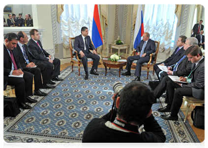 Prime Minister Vladimir Putin meeting with Prime Minister Tigran Sargsyan of Armenia