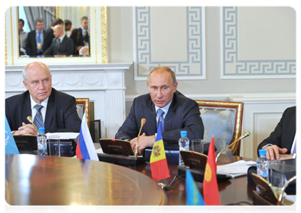Prime Minister Vladimir Putin attends a meeting of the heads of CIS member states’ delegations