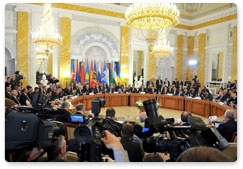 Председатель Правительства Российской Федерации В.В.Путин принял участие в заседании Совета глав правительств государств-участников СНГ в расширенном составе