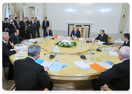 Председатель Правительства Российской Федерации В.В.Путин принял участие в беседе глав правительств государств–членов Евразийского экономического сообщества