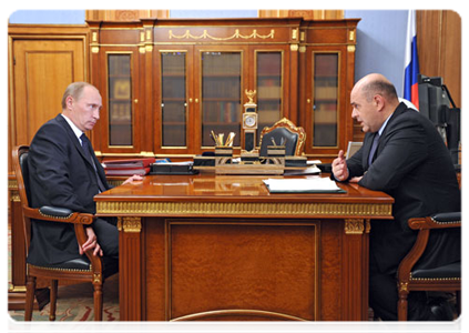Prime Minister Vladimir Putin meeting with Federal Tax Service head Mikhail Mishustin
