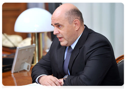 Federal Tax Service head Mikhail Mishustin at a meeting with Prime Minister Vladimir Putin