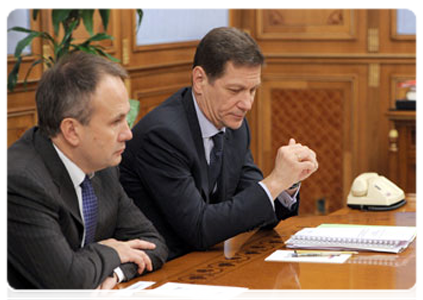 Deputy Prime Minister Alexander Zhukov and Perm Region Governor Oleg Chirkunov at a meeting on the construction of perinatal centres