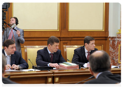 Deputy Prime Minister and Presidential Plenipotentiary Envoy to the North Caucasus Federal District Alexander Khloponin, Deputy Prime Minister Dmitry Kozak and Deputy Prime Minister Alexander Zhukov at a Government meeting