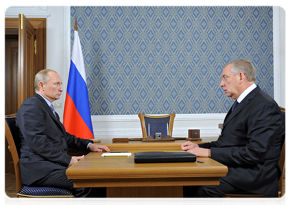 Председатель Правительства Российской Федерации В.В.Путин провёл рабочую встречу с губернатором Новгородской области С.Г.Митиным