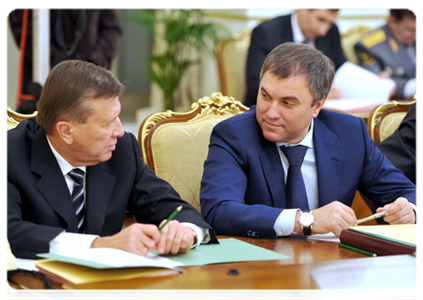 First Deputy Prime Minister Viktor Zubkov and Deputy Prime Minister and Chief of the Government Staff Vyacheslav Volodin at a Government Presidium meeting