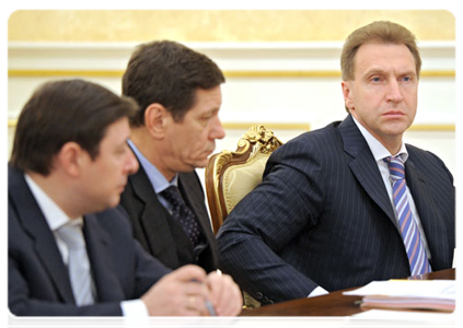 Deputy Prime Minister and Presidential Plenipotentiary Envoy to the North Caucasus Federal District Alexander Khloponin, Deputy Prime Minister Alexander Zhukov and First Deputy Prime Minister Igor Shuvalov at a Government Presidium meeting