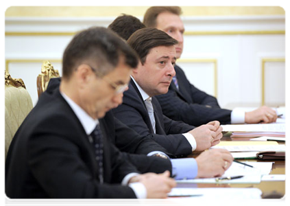 Deputy Prime Minister and Presidential Plenipotentiary Envoy to the North Caucasus Federal District Alexander Khloponin at a Government Presidium meeting