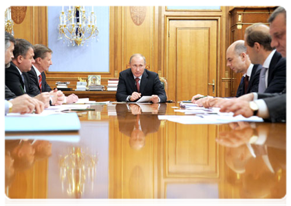 Prime Minister Vladimir Putin holding a meeting on state defence-industry contracts