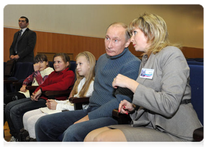Prime Minister Vladimir Putin visiting the Antonovsky Village Community Centre
