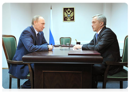 Prime Minister Vladimir Putin meeting with Belgorod Region Governor Yevgeny Savchenko