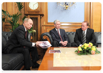 Prime Minister Vladimir Putin meeting with Moscow Mayor Sergei Sobyanin and Alexander Maslyakov, director of the television show KVN