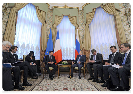 Prime Minister Vladimir Putin meets with French Prime Minister Francois Fillon during the 16th meeting of the Russian-French Commission on Bilateral Cooperation