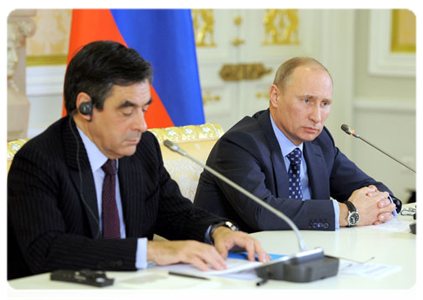 Председатель Правительства Российской Федерации В.В.Путин и Премьер-министр Французской Республики Ф.Фийон провели совместную пресс-конференцию