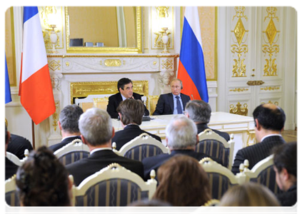 Председатель Правительства Российской Федерации В.В.Путин и Премьер-министр Французской Республики Ф.Фийон провели совместную пресс-конференцию