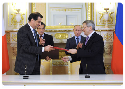 President of the Russian Academy of Medical Sciences Ivan Dedov and CEO of Sanofi-Aventis Russia Patrick Aghanian