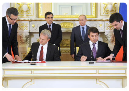 President of Integrated Energy Solutions LLP Igor Lukashenko and President of Alstom Grid Gregoire Poux-Guillaume